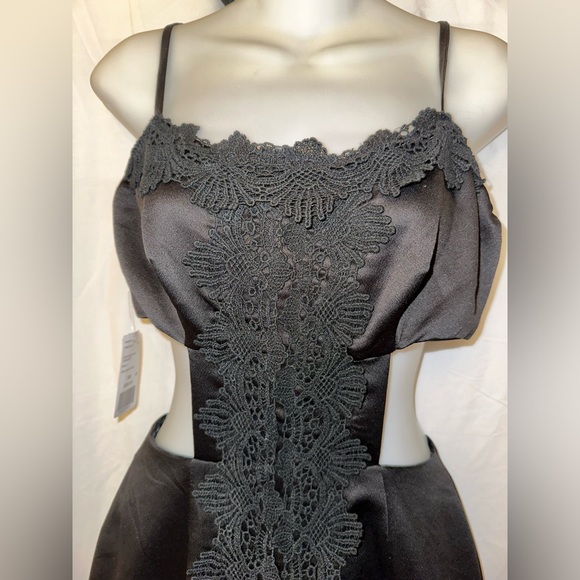 Twelve by twelve XS SIDE CUT OUT BLACK DRESS NEW NWT - Picture 6 of 10